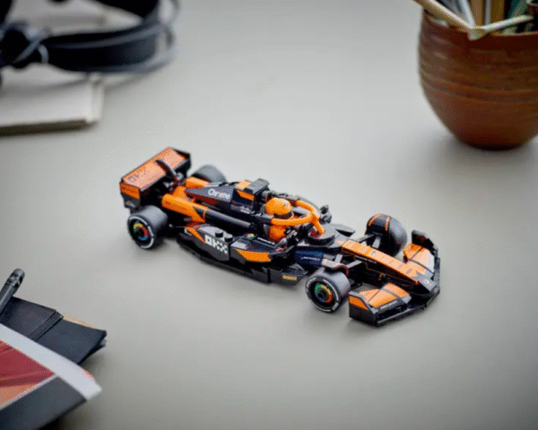 scene LEGO® 77251 McLaren F1® Team MCL38 Race Car