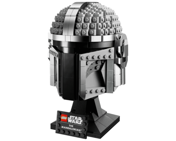 scene LEGO® 75328 The Mandalorian™ Helmet