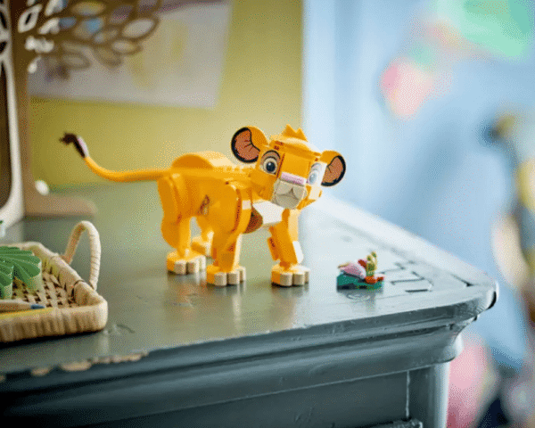 scene LEGO® 43243 Simba the Lion King Cub